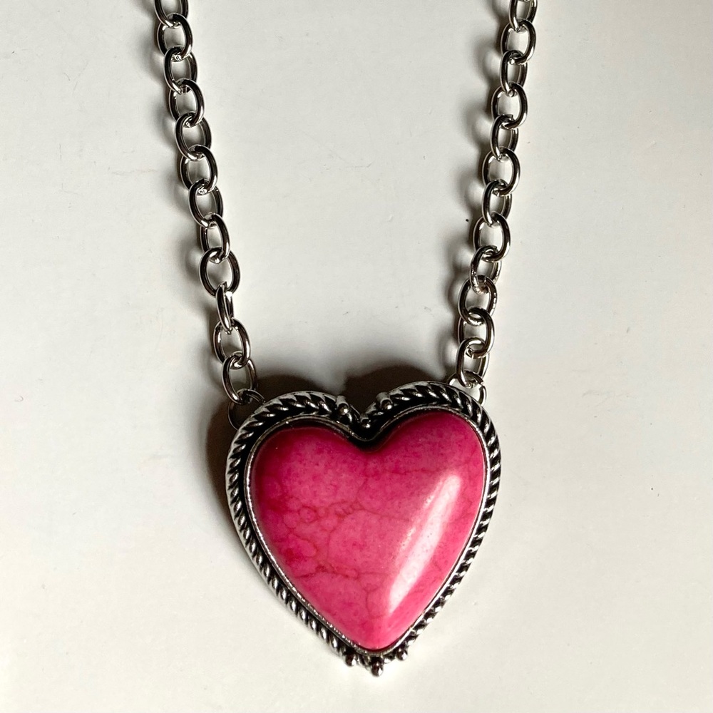 NWT Oversized Pink Heart Necklace